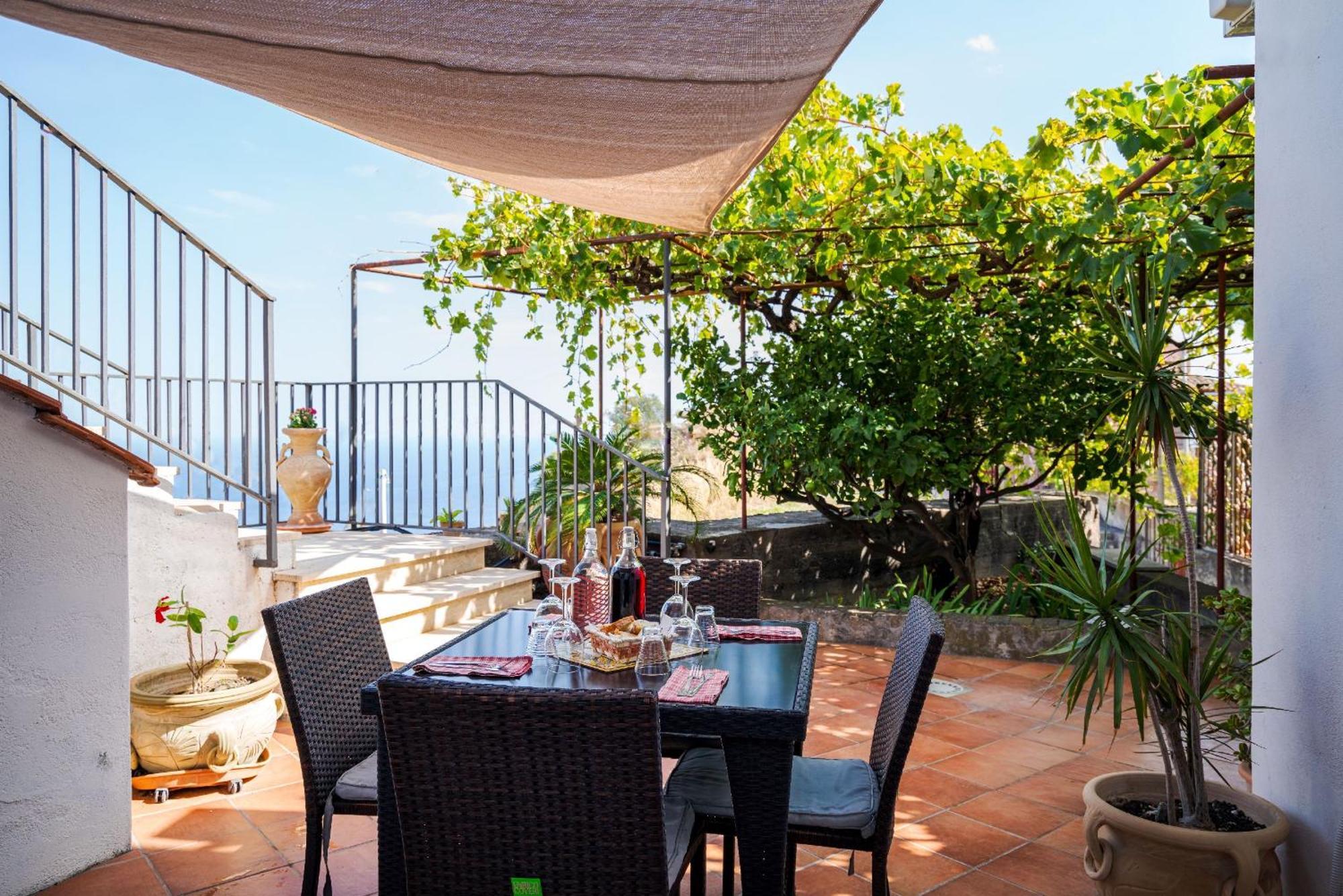 The Lemon Tree Apartment Taormina Bagian luar foto