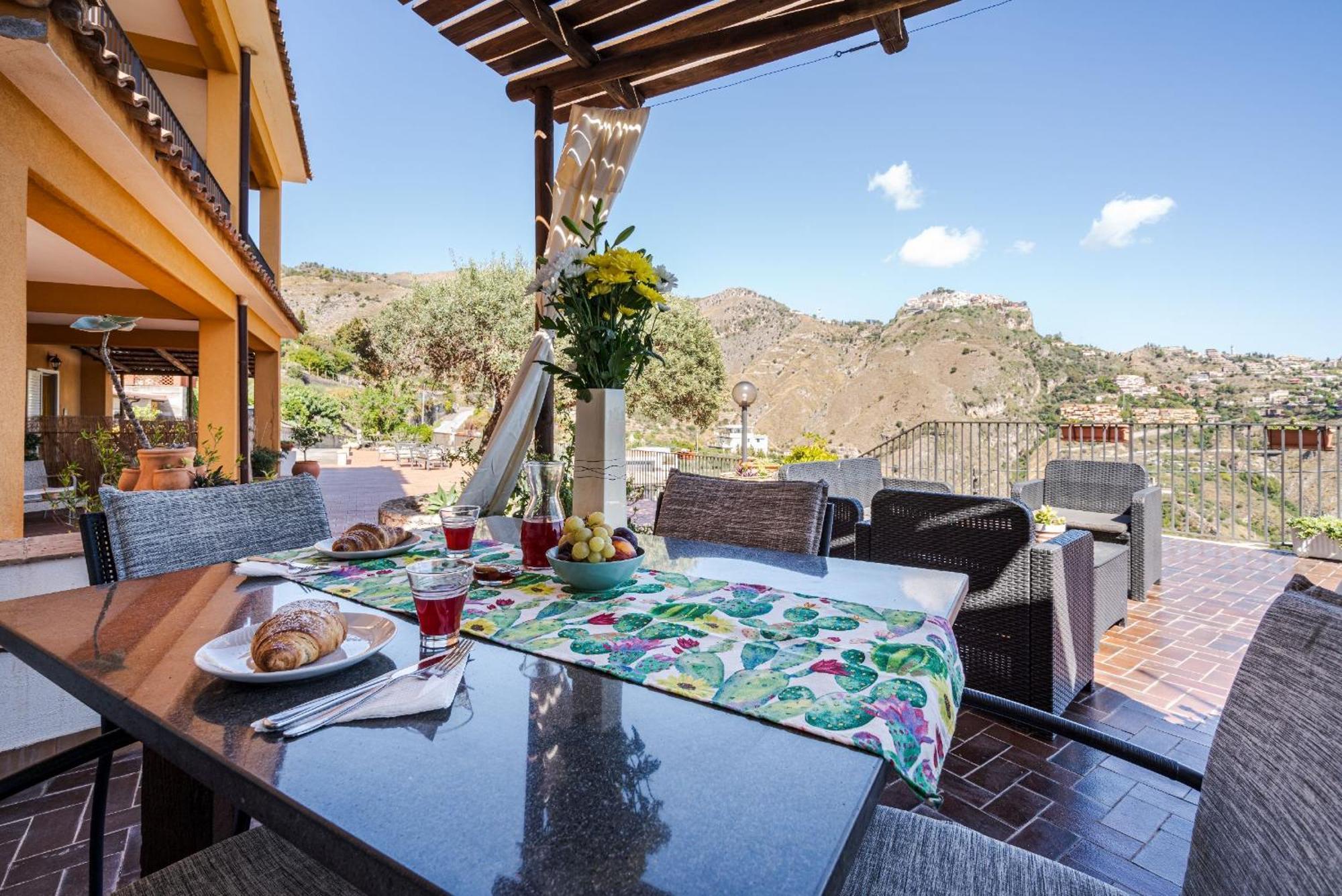 The Lemon Tree Apartment Taormina Bagian luar foto