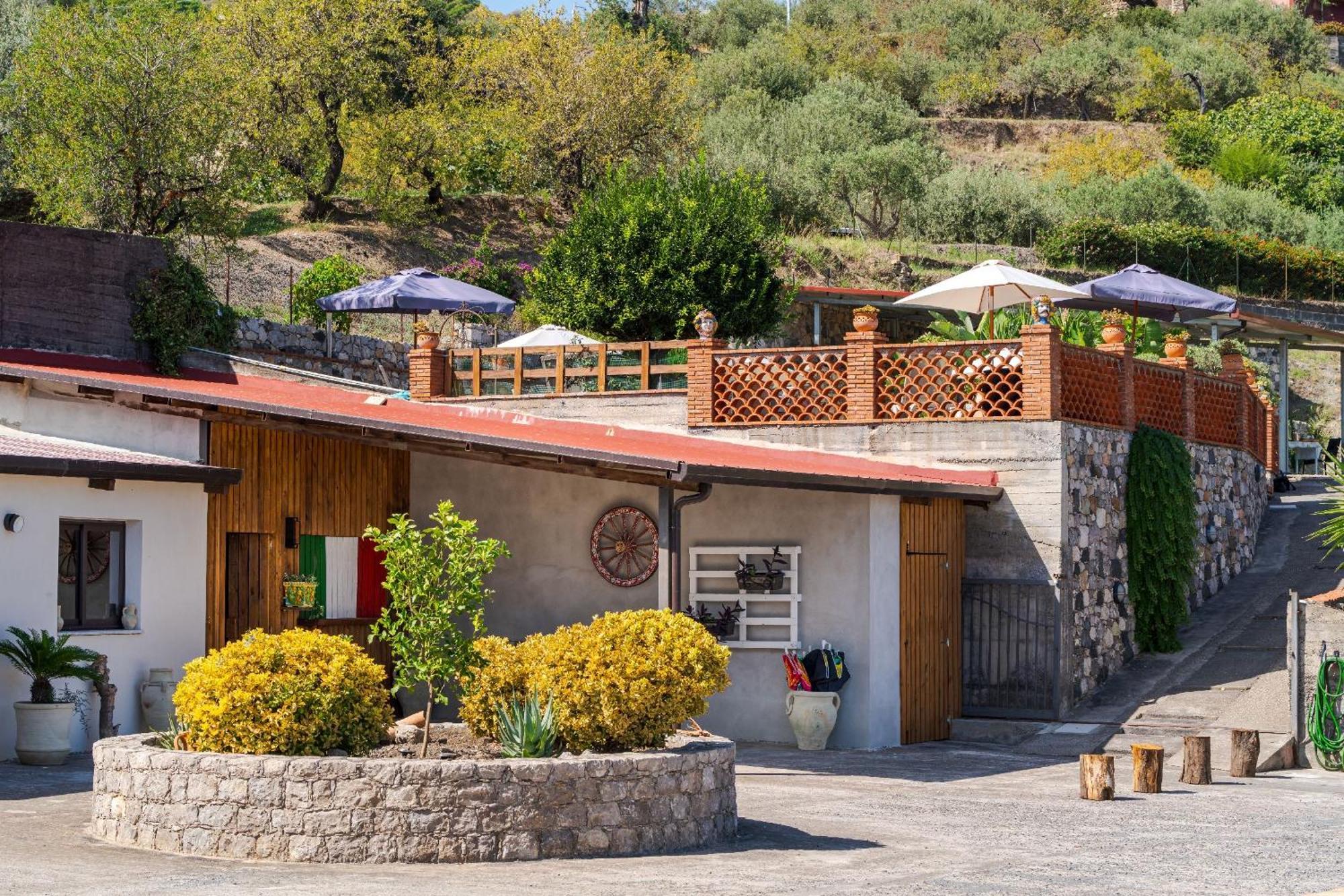 The Lemon Tree Apartment Taormina Bagian luar foto