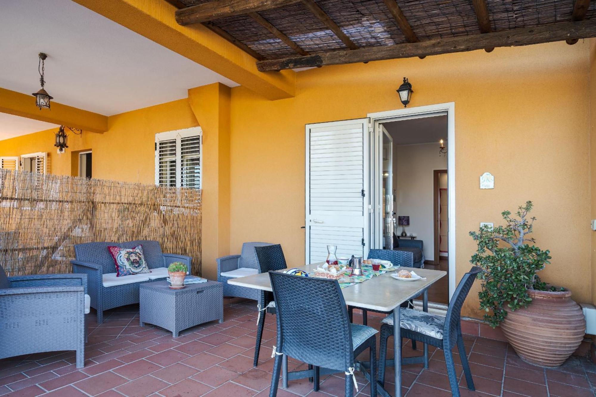 The Lemon Tree Apartment Taormina Bagian luar foto
